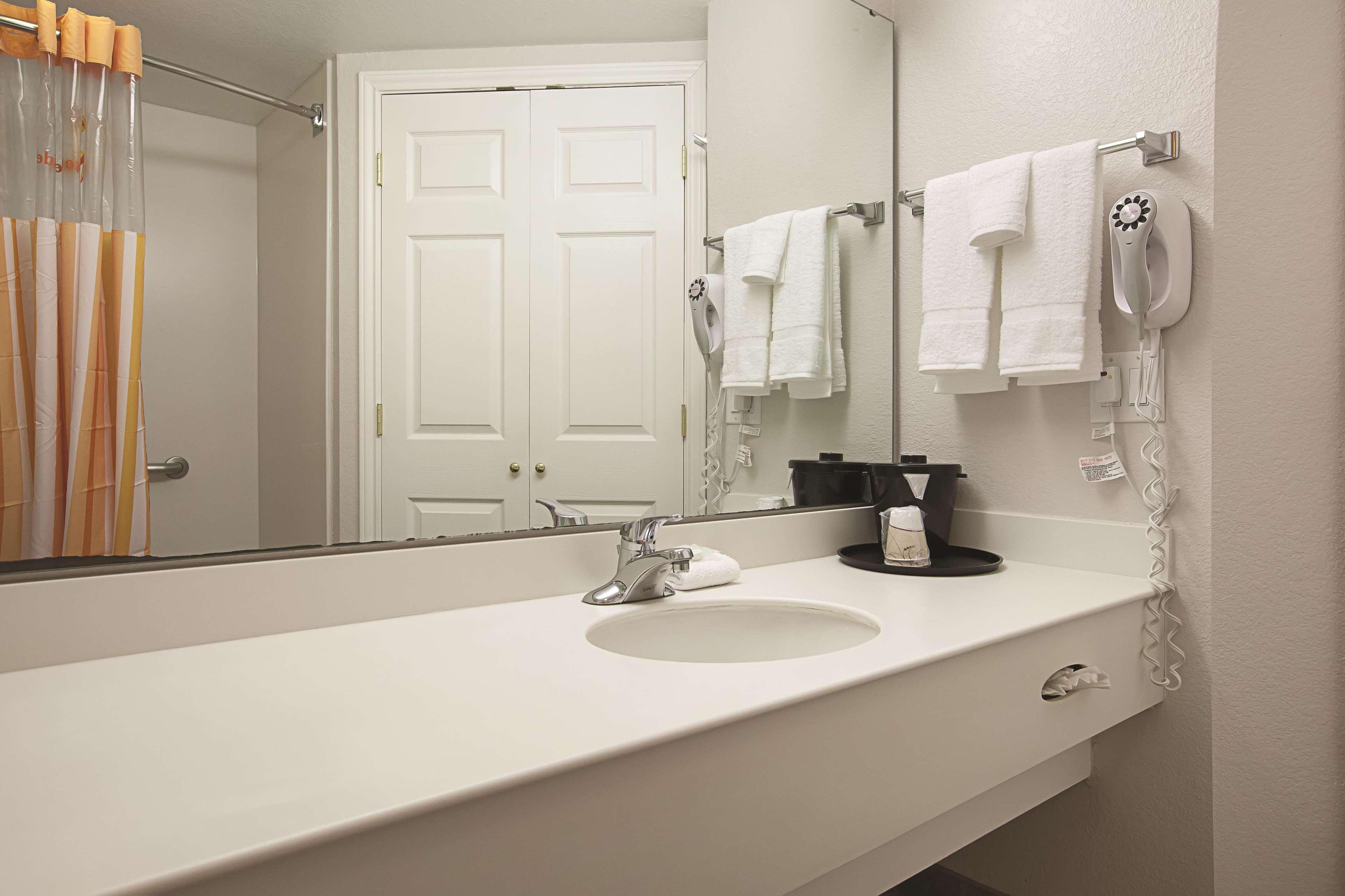 La Quinta By Wyndham Raleigh Durham Intl Ap Hotell Morrisville Eksteriør bilde