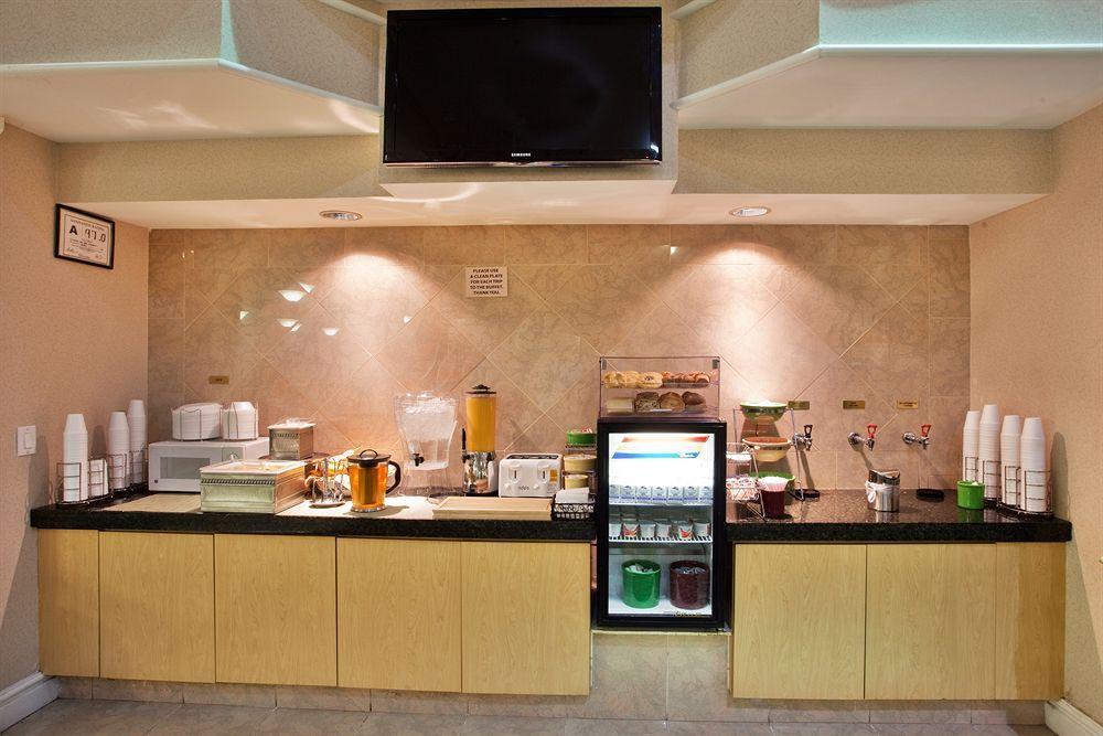 La Quinta By Wyndham Raleigh Durham Intl Ap Hotell Morrisville Eksteriør bilde