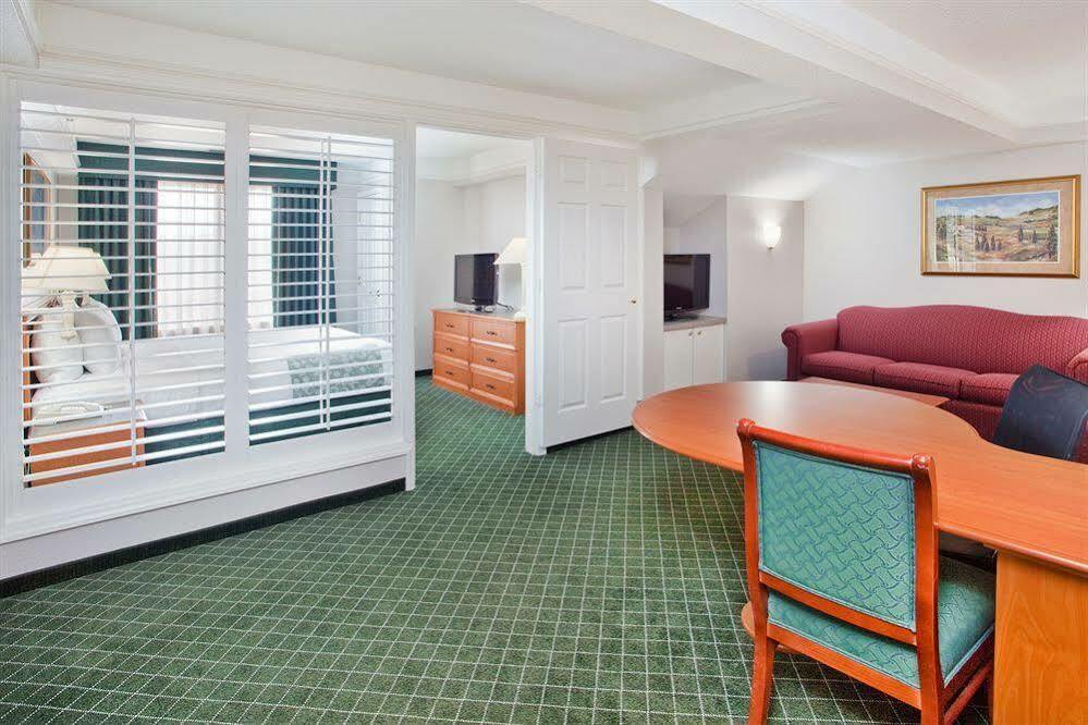 La Quinta By Wyndham Raleigh Durham Intl Ap Hotell Morrisville Eksteriør bilde